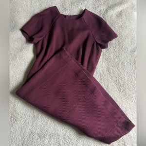 Maroon Banana Republic Size 8 Knee-Length Sleeved Dress